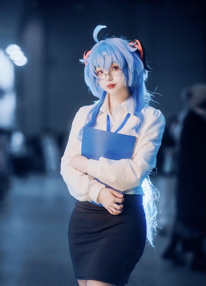 Ảnh cosplay thư ký sexytrang phục ôm