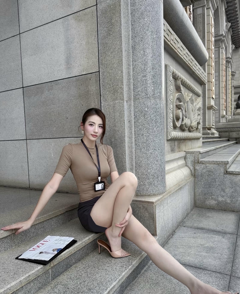 Hình cosplay thư ký mang nét thanh lịch