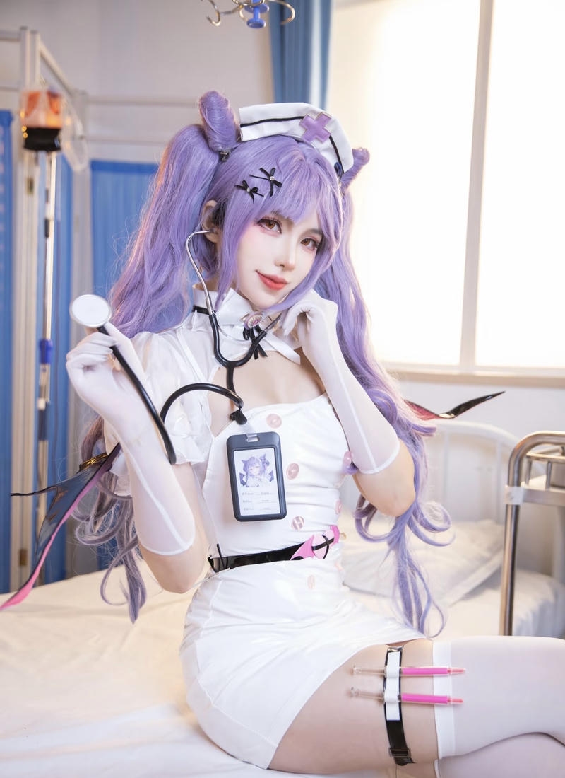 Ảnh cosplay y tá với phong cách đáng yêu trẻ trung