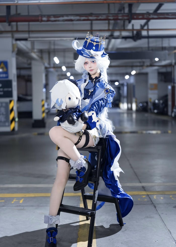 Ảnh furina cosplay thể hiện hình ảnh cuốn hút giàu cá tính
