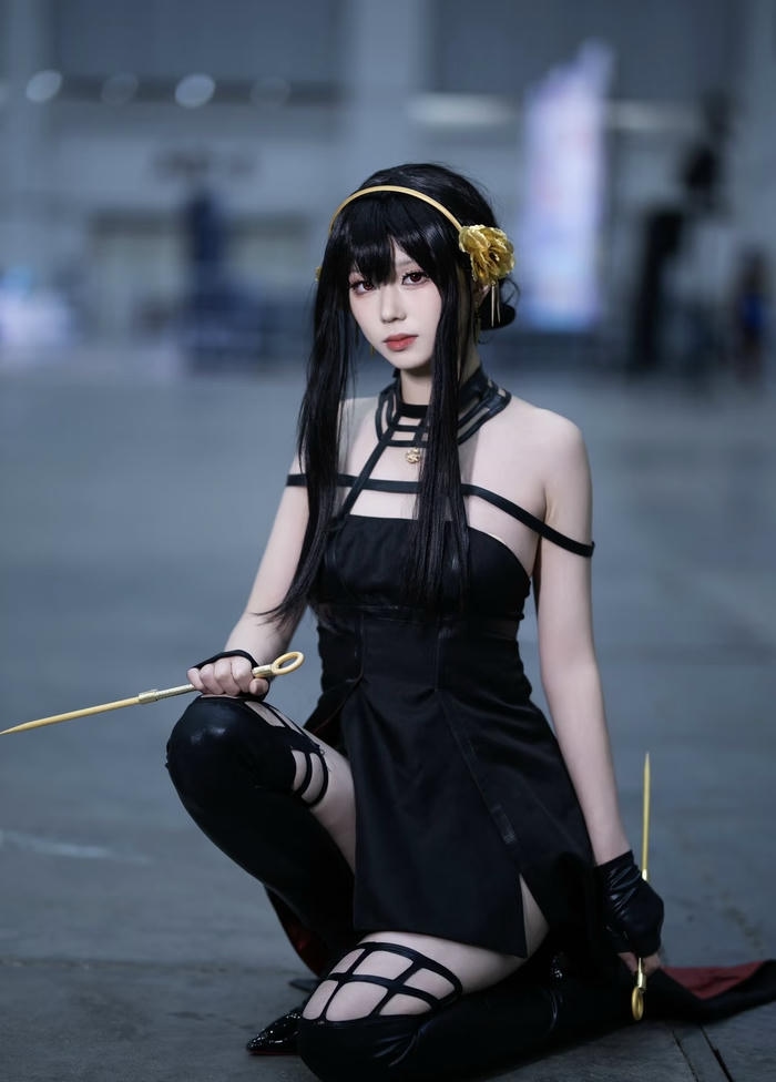 Bức hình Yor Forger cosplay cho thấy tinh thần độc lập mạnh mẽ