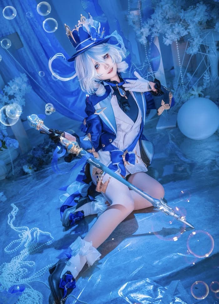 Bức hình furina cosplay thể hiện sự nổi bật khó nhầm lẫn