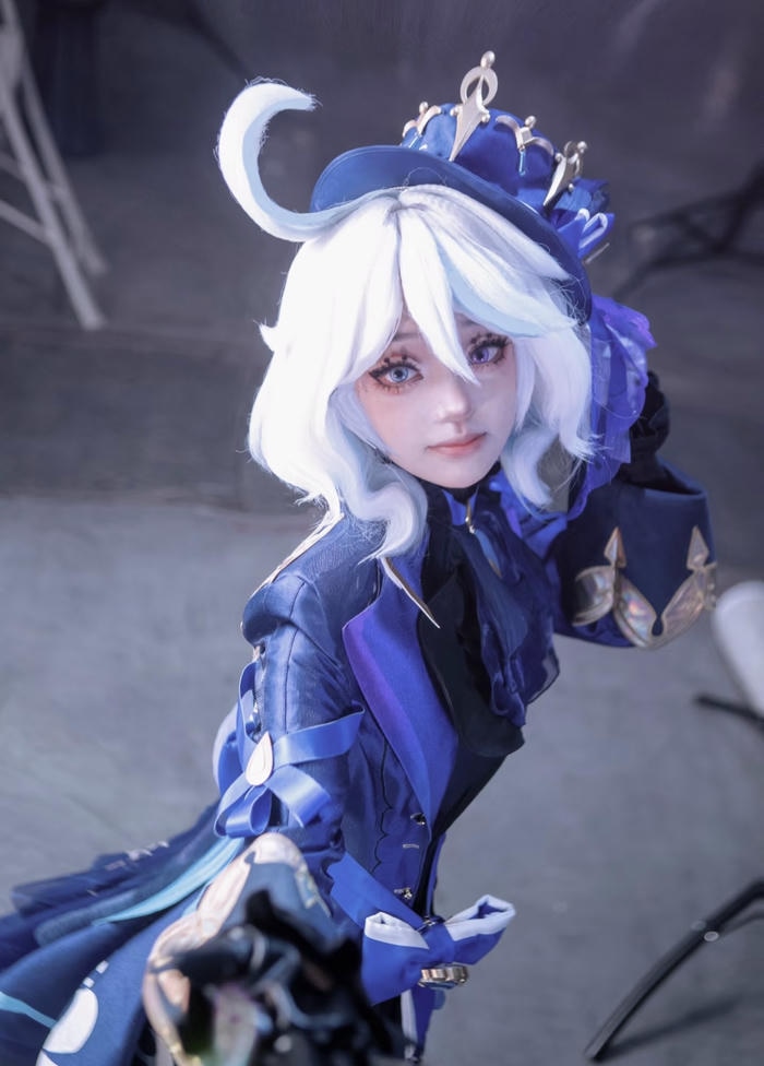Hình ảnh furina cosplay gợi cảm giác cuốn hút lâu dài