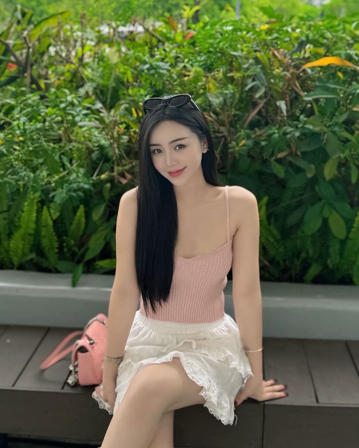 ánh sáng studio tôn quỳnh kool sexy