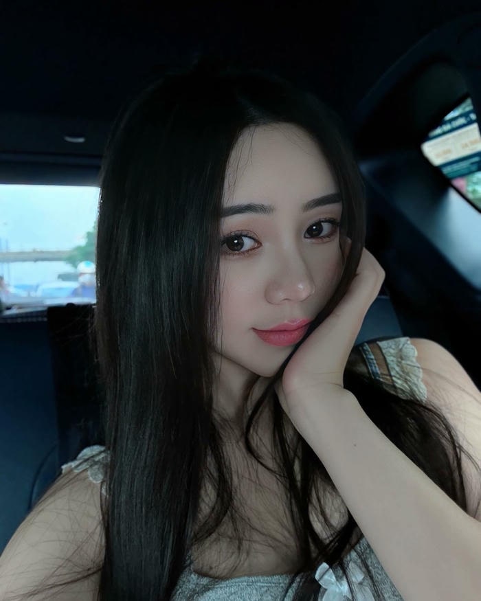 nụ cười tươi tắn quỳnh kool sexy cực phẩm