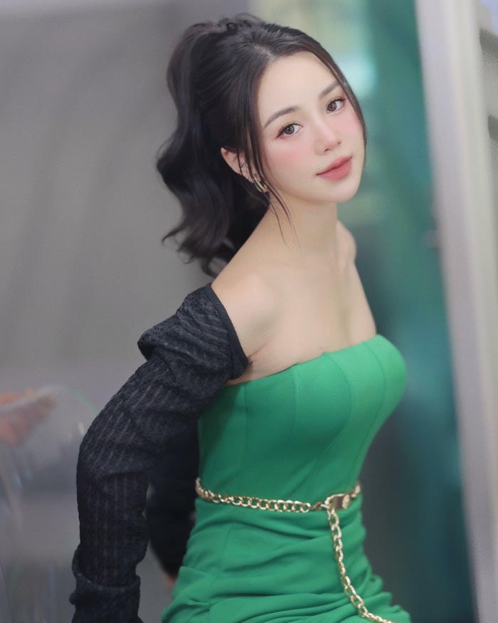 quỳnh kool sexy gu ăn mặc tinh tế sang trọng