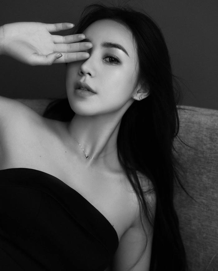 quỳnh kool sexy trang phục thanh lịch