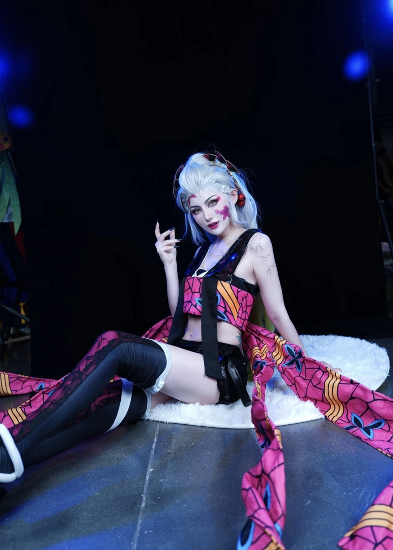 Ảnh Daki cosplay khoe nét đẹp mạnh mẽ pha nữ tính