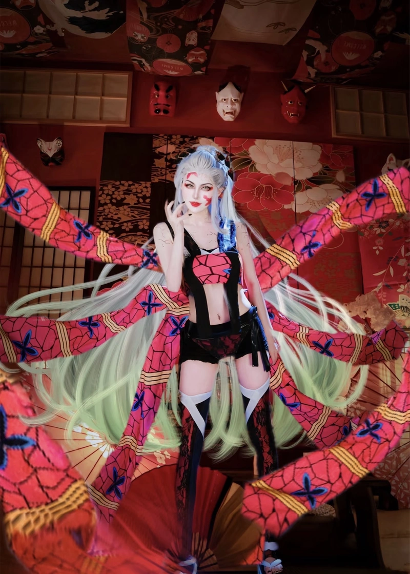 Ảnh Daki cosplay khoe ngoại hình mềm mại nhưng sắc bén
