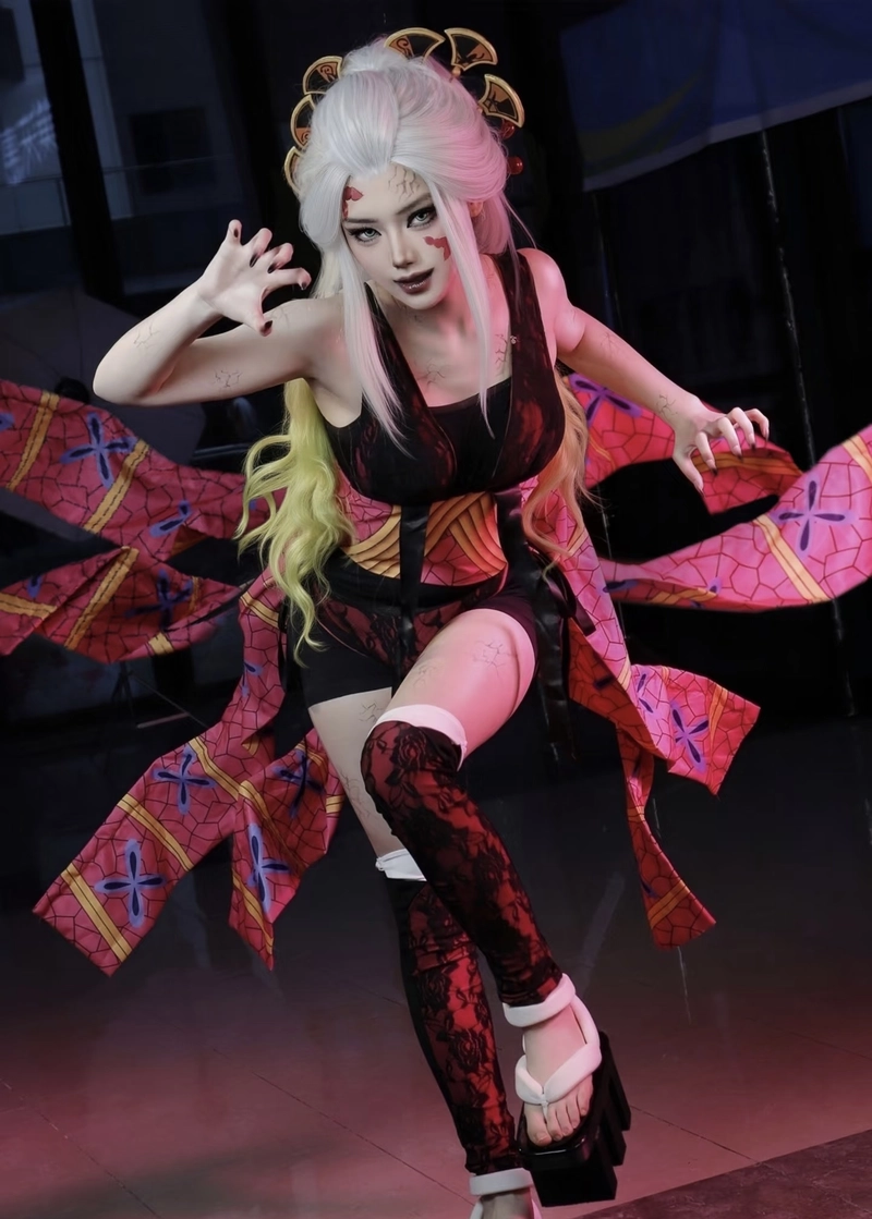 Ảnh Daki cosplay khoe tạo hình phản diện nổi tiếng anime