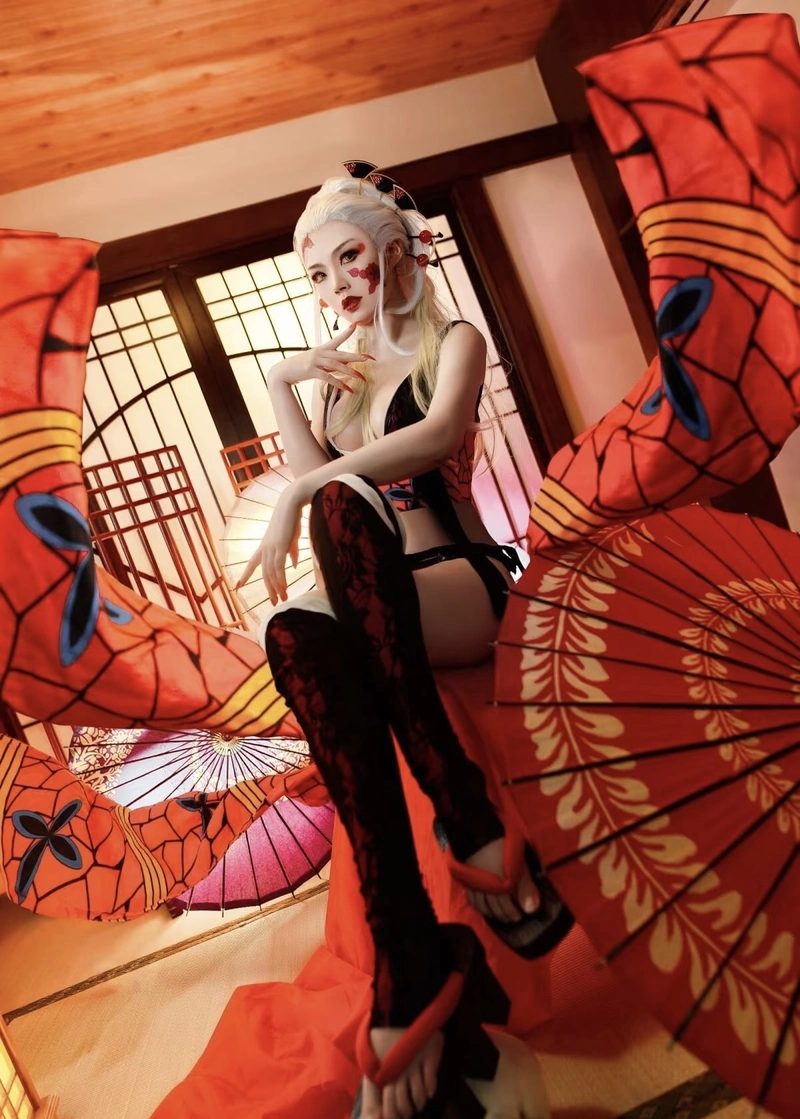 Ảnh Daki cosplay khoe thần thái anime cực kỳ nổi tiếng