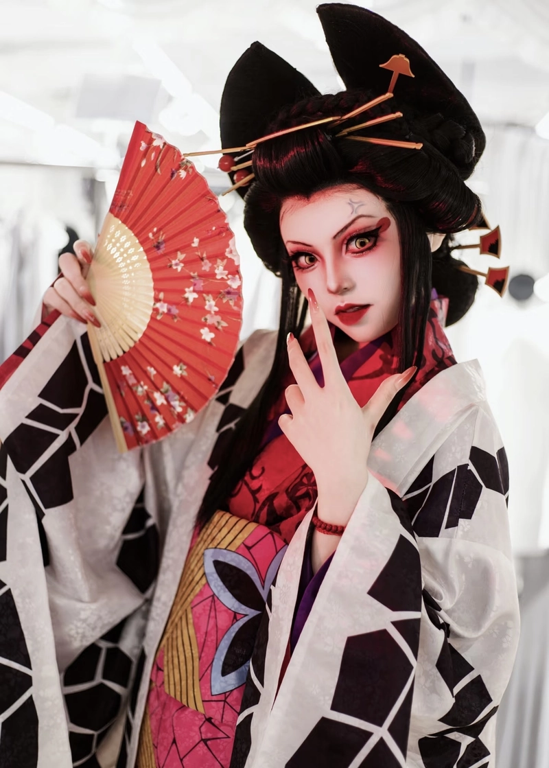 Ảnh Daki cosplay mang nét yêu kiều nhưng lạnh lùng khó gần