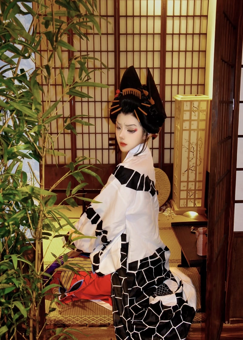 Ảnh Daki cosplay thể hiện tạo hình gợi cảm rất nghệ thuật
