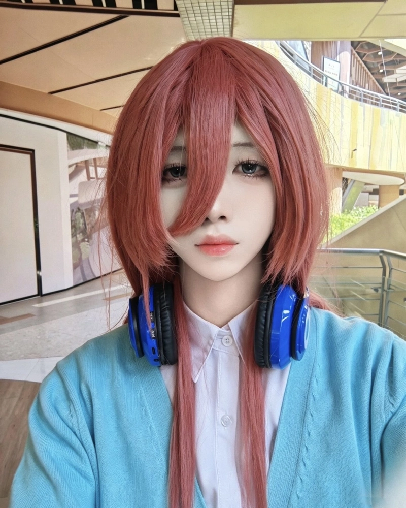 Ảnh Miku Nakano cosplay mang vẻ dịu êm rất dễ chịu