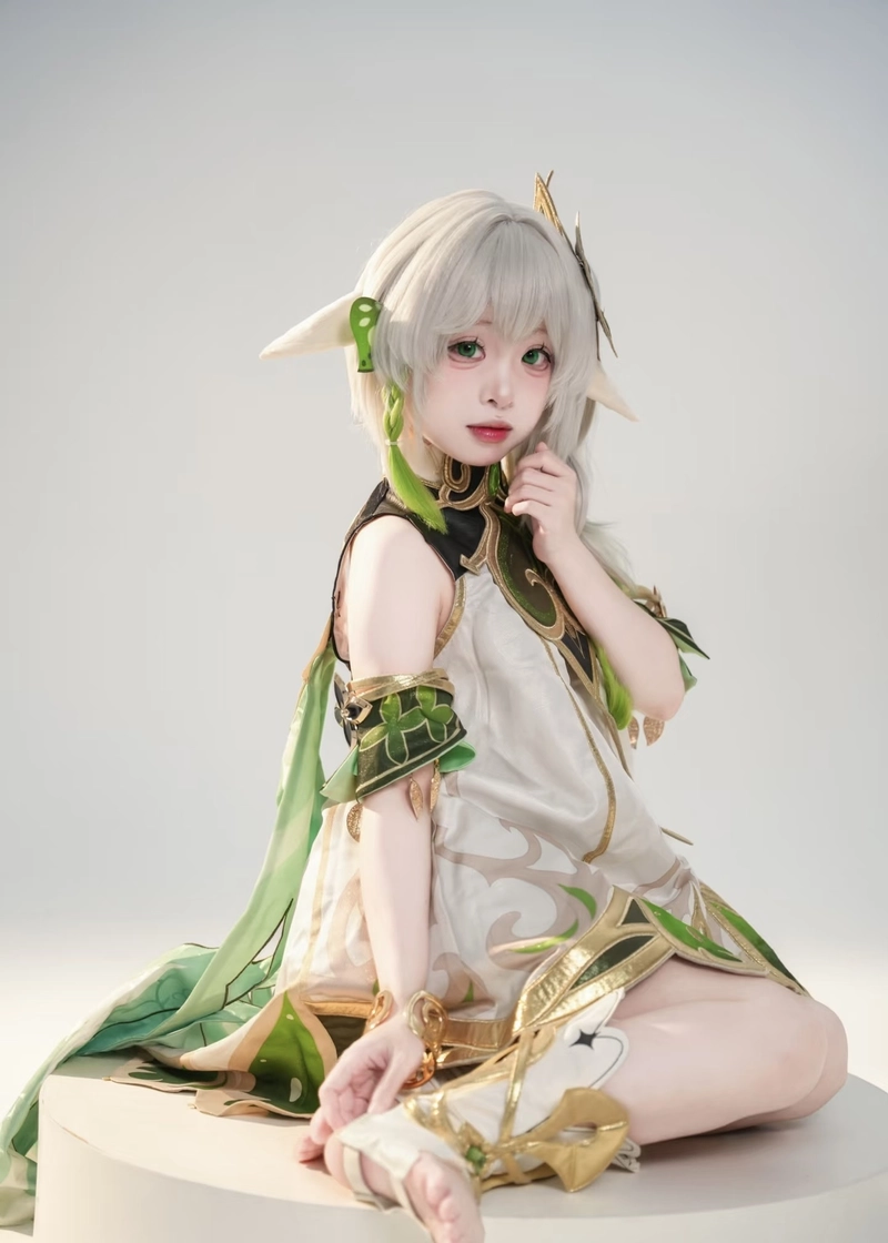 Ảnh Nahida cosplay khoe gương mặt nhỏ nhắn rất duyên