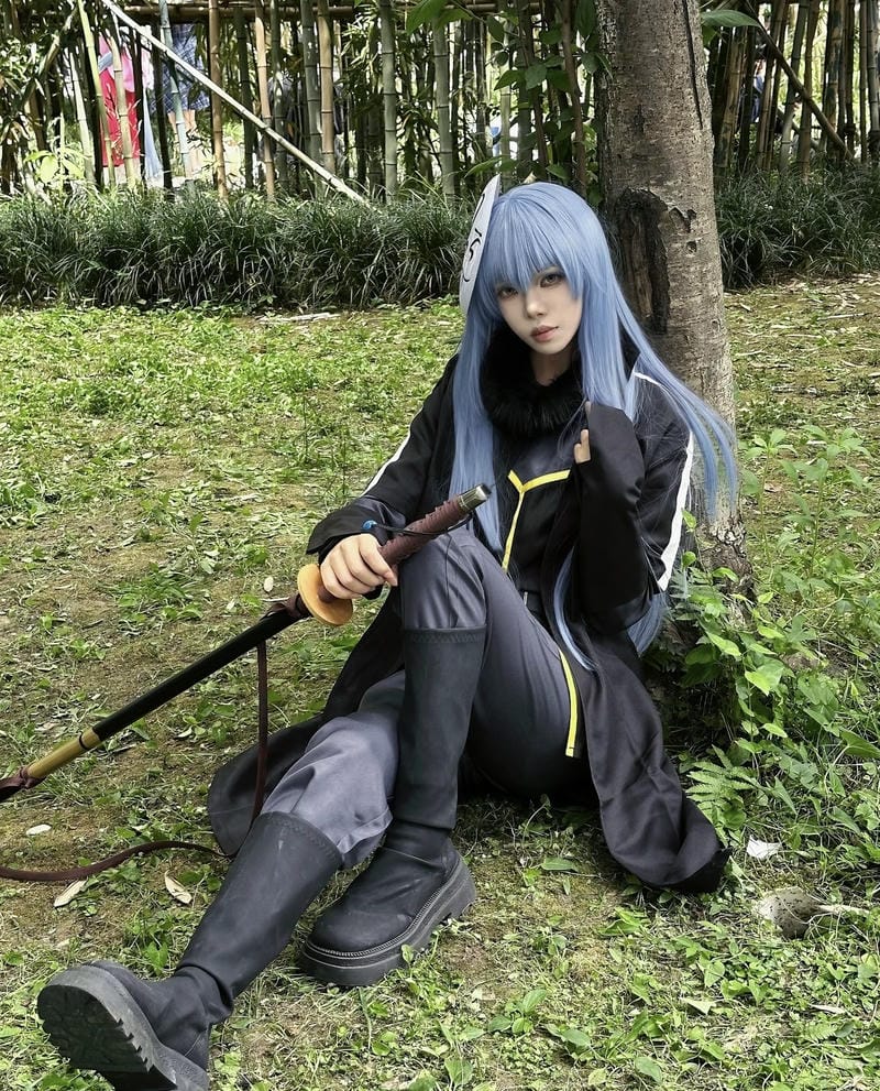 Ảnh Rimuru cosplay tóc xanh cắt gọn cá tính