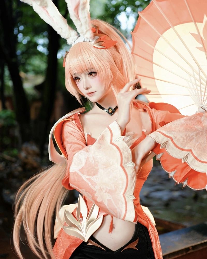Ảnh cosplay Liên Quân nữ thần thái sắc sảo đầy quyến rũ