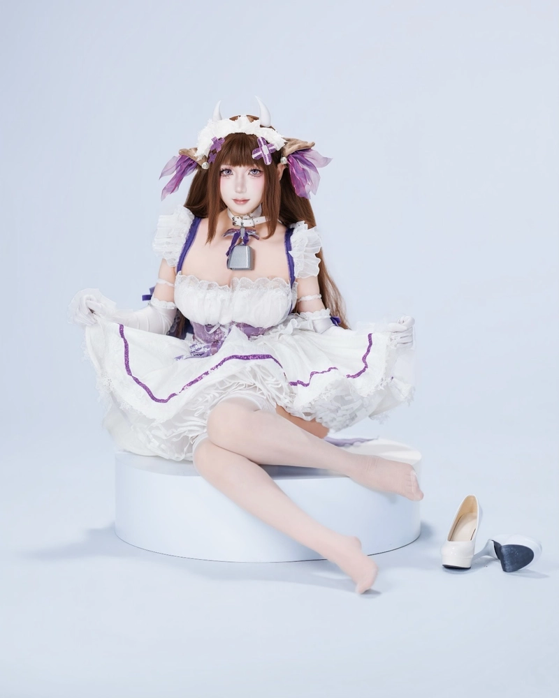 Ảnh cosplay bò sữa nữ thần thái dễ thương nổi bật