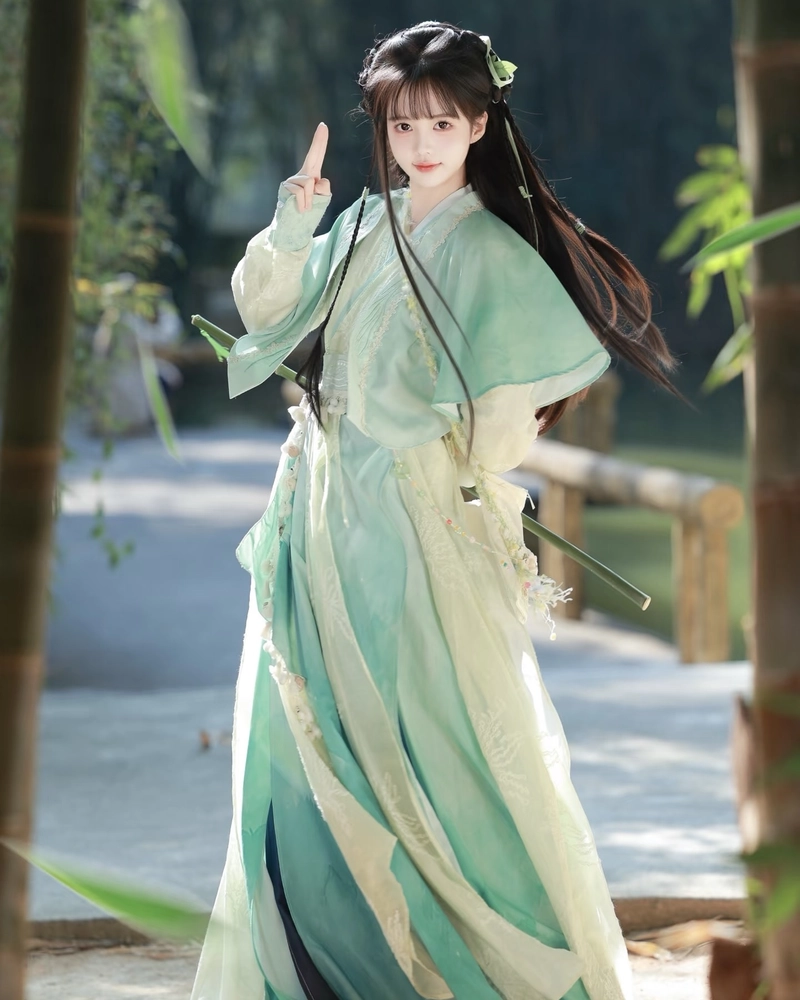 Ảnh cosplay cổ trang nữ với khí chất nhẹ nhàng cổ điển
