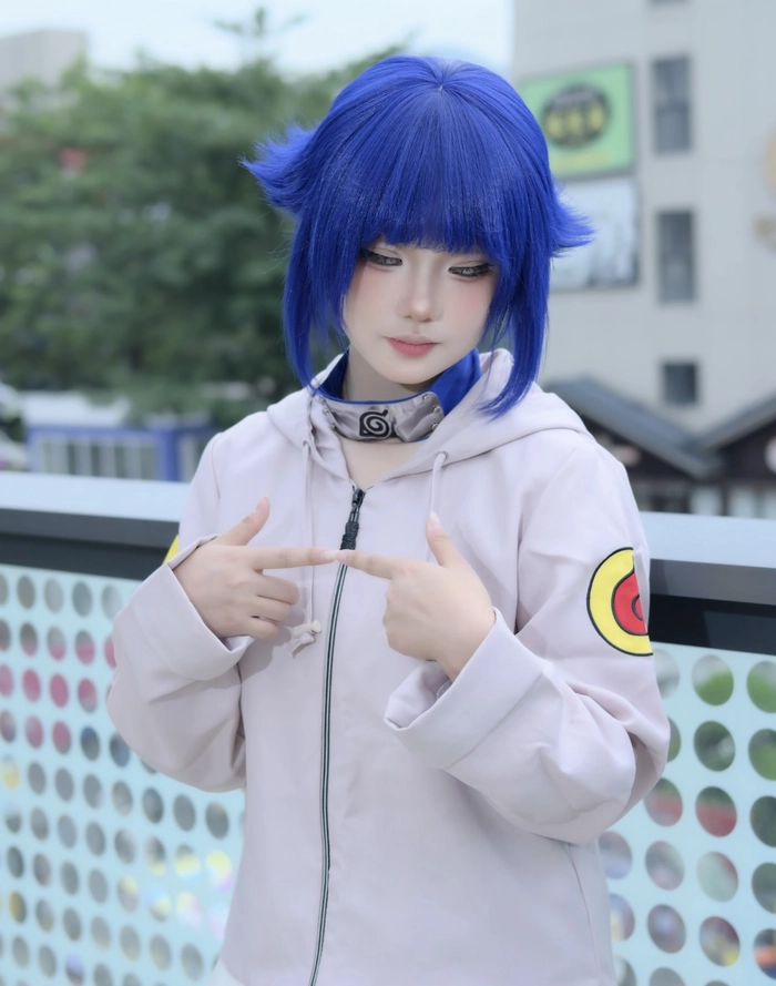 Ảnh cosplay hinata với biểu cảm hiền dịu