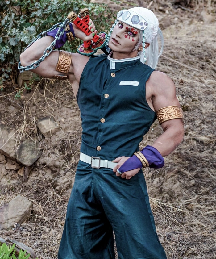Ảnh cosplay kimetsu no yaiba với ánh sáng tự nhiên