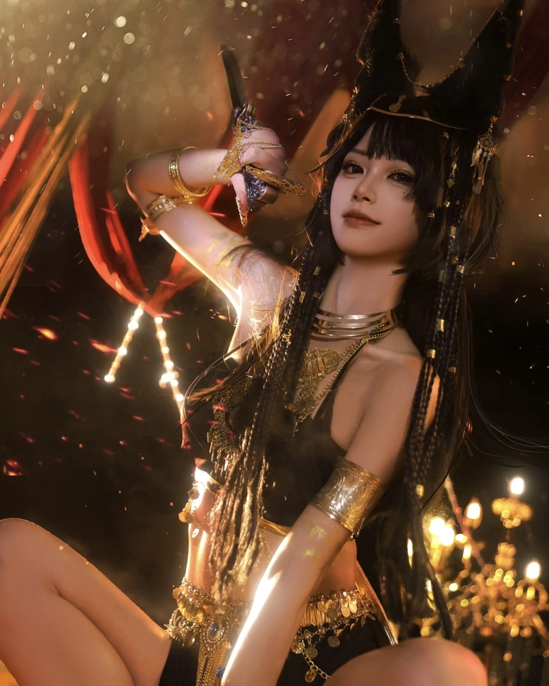 Ảnh cosplay mèo với biểu cảm đáng yêu dễ thương