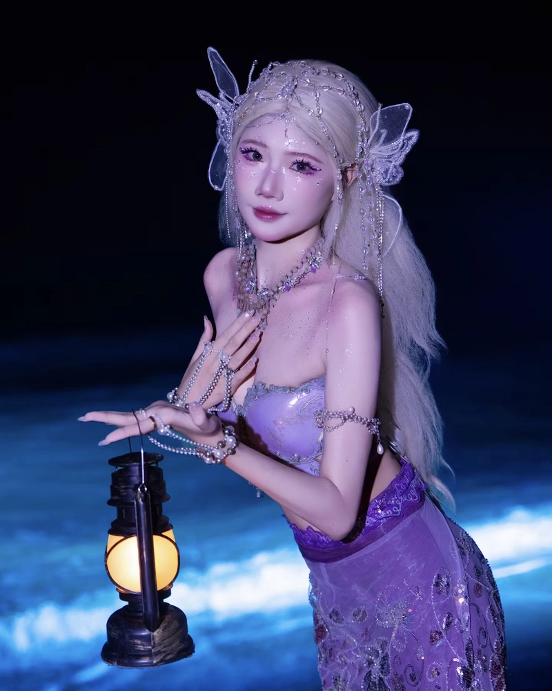 Ảnh cosplay nàng tiên cá ánh mắt dịu dàng cuốn hút