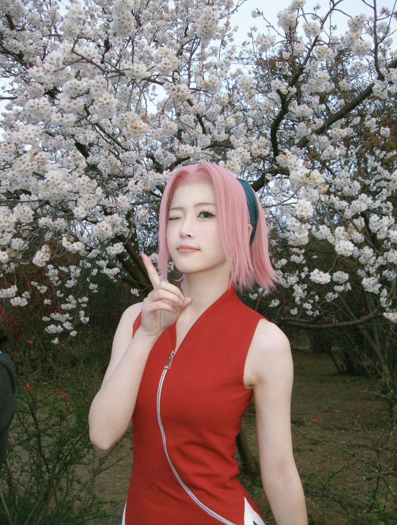 Ảnh cosplay sakura tạo dáng đáng yêu