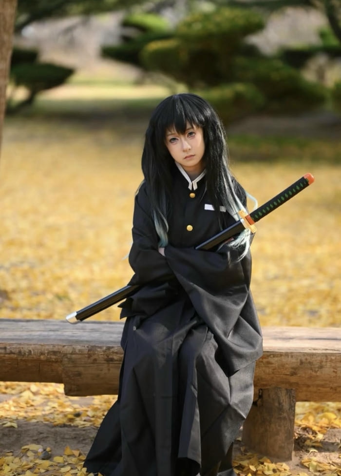 Ảnh muichiro cosplay cho thấy sự yên ả khó phá vỡ