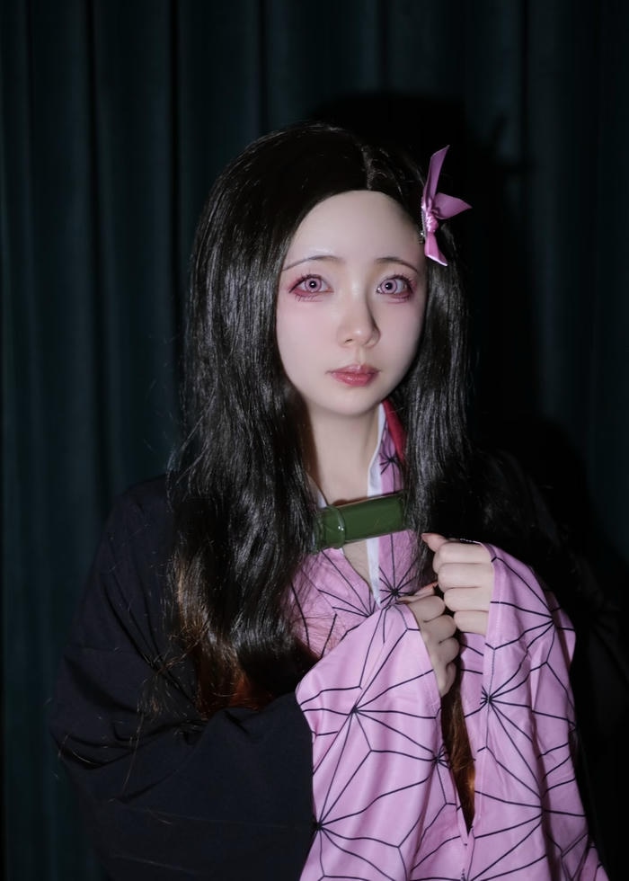 Ảnh nezuko cosplay cho thấy vẻ đẹp trong sáng tự nhiên