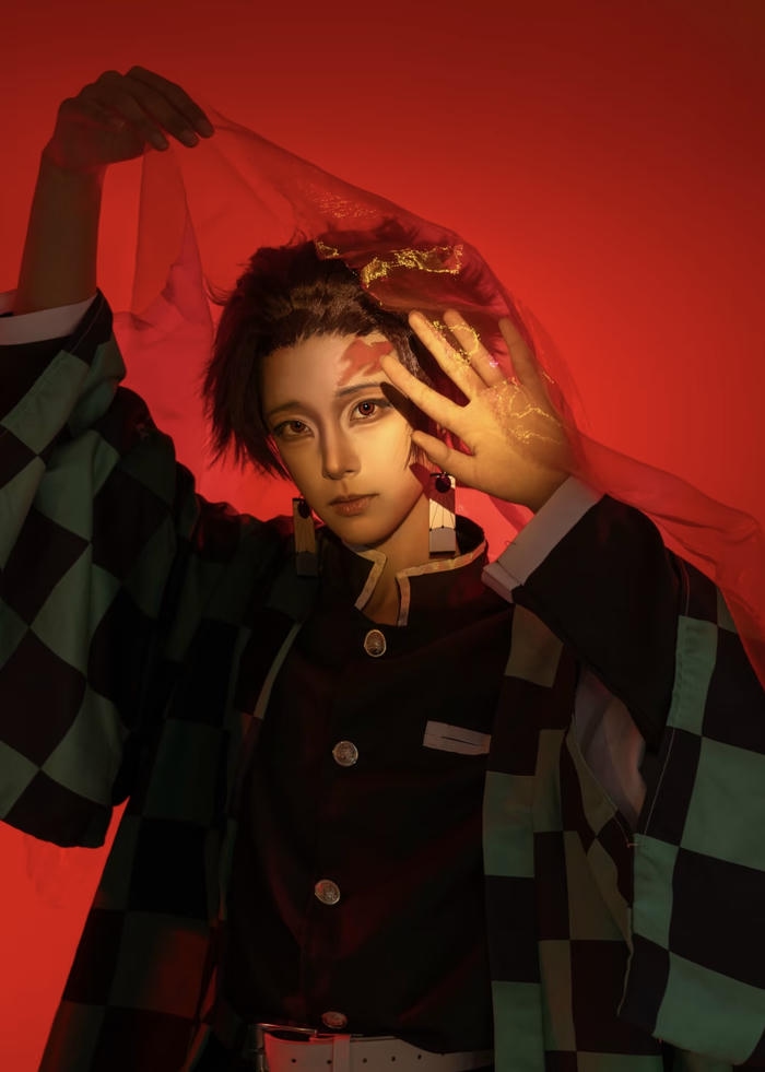 Ảnh tanjiro cosplay cho thấy lòng quyết tâm chân thành