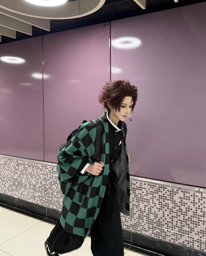 Ảnh tanjiro cosplay cho thấy sự dũng cảm chân thật