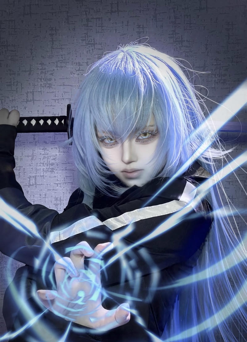 Bức Rimuru cosplay với ánh mắt sinh động