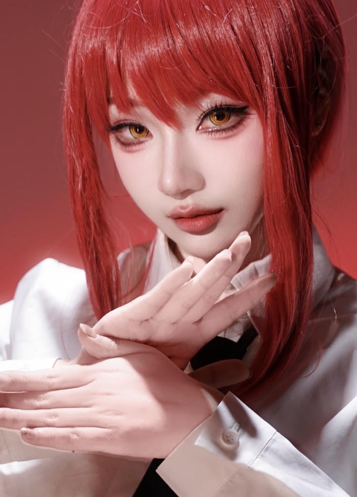 Bức ảnh makima cosplay gợi cảm giác nặng nề