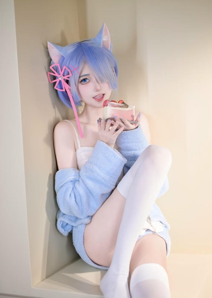 Bức ảnh rem cosplay gợi nét trong sáng dễ gần