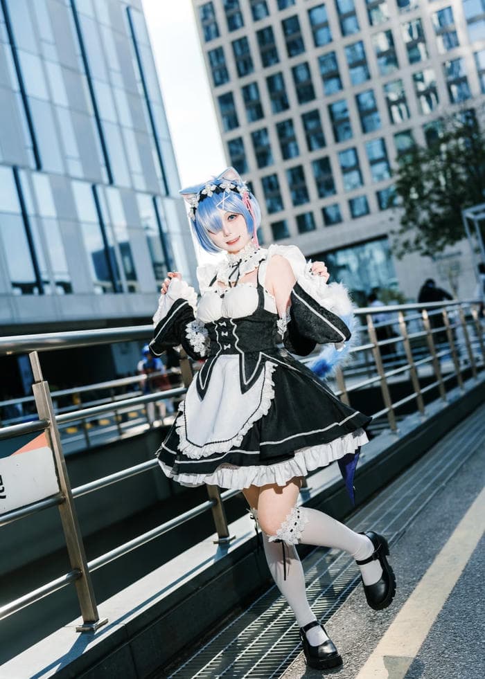 Bức hình ảnh rem cosplay cho thấy hình ảnh quen thuộc