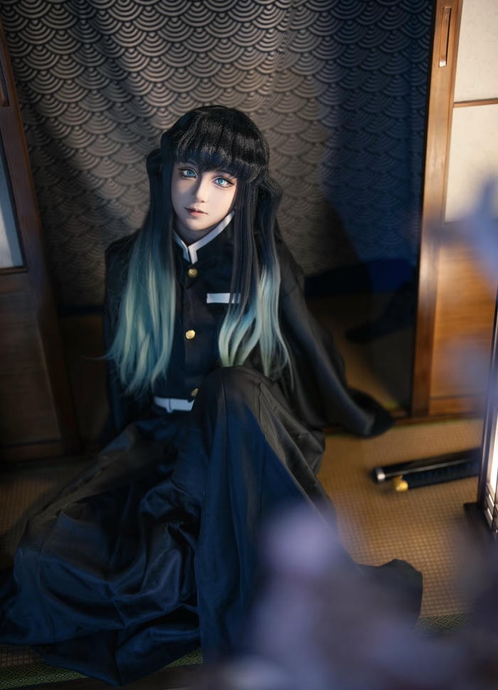 Bức hình muichiro cosplay cho thấy nét buồn không lời