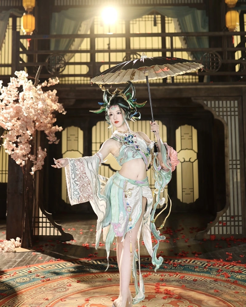 Cosplay Liên Quân nữ mang vẻ đẹp hiện đại đầy cuốn hút