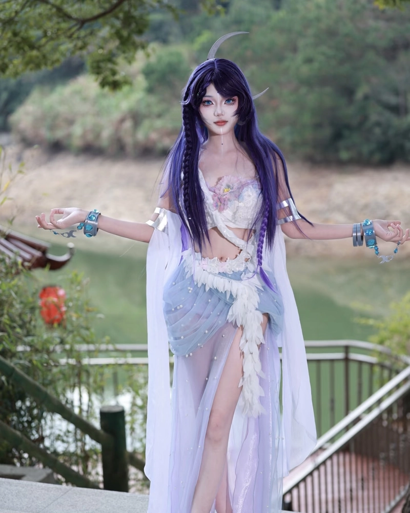 Cosplay Liên Quân nữ thần thái tự tin đầy sức hút