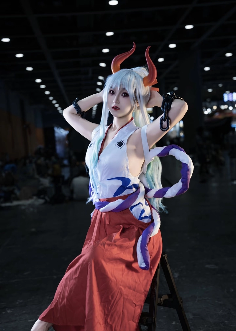 Cosplay Yamato cùng ánh mắt sắc lạnh nổi bật