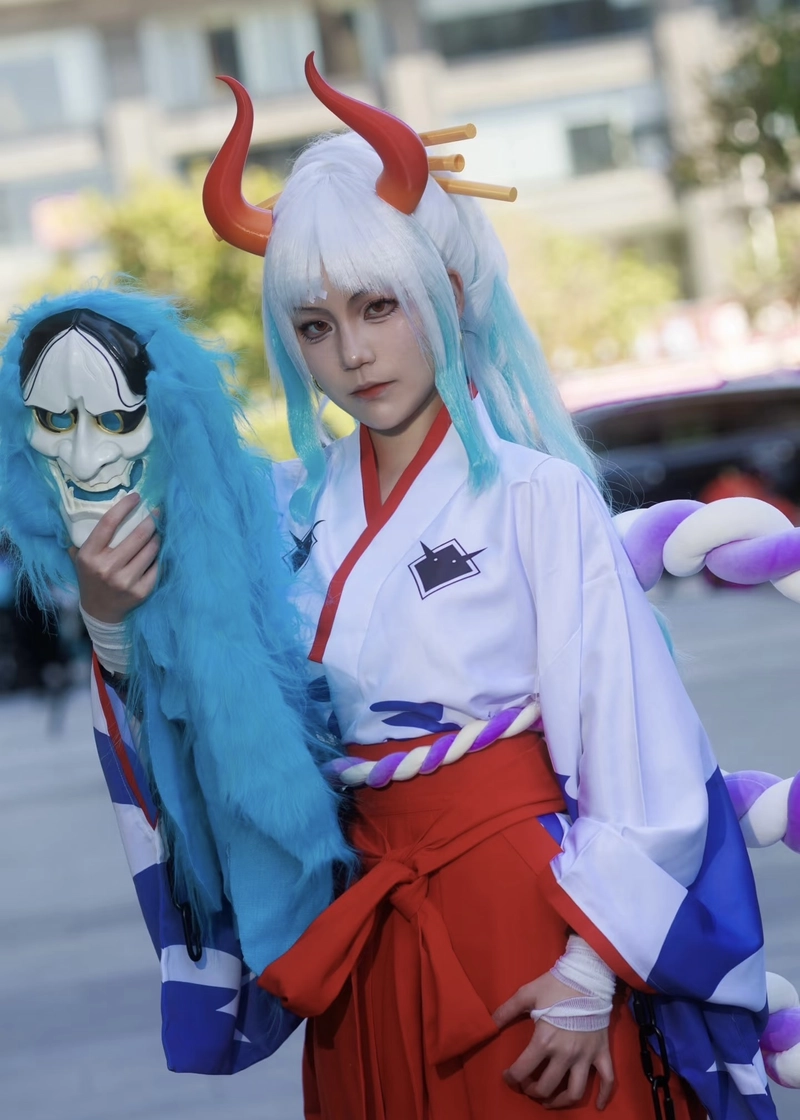 Cosplay Yamato cùng đôi mắt sắc bén đầy cuốn hút