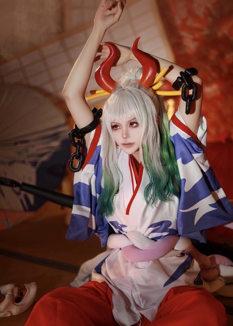 Cosplay Yamato tạo dáng đầy tự tin trước ống kính