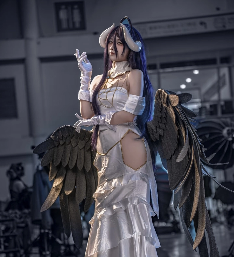 Cosplay albedo phong cách nhẹ nhàng nhưng ấn tượng