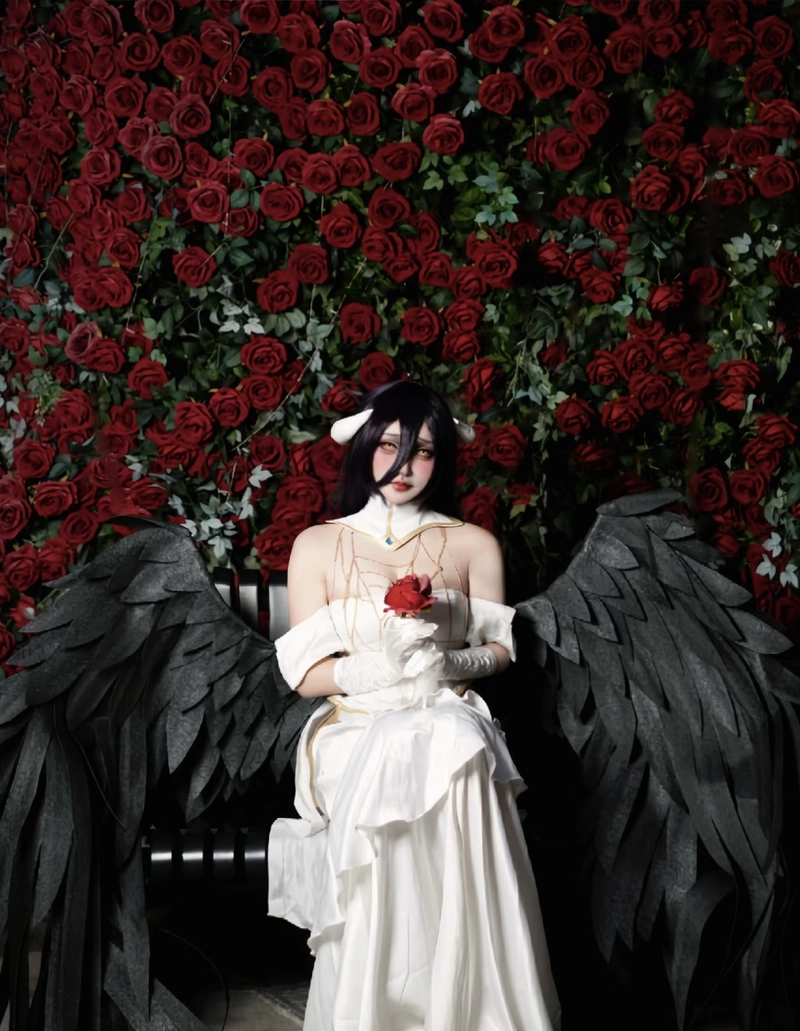 Cosplay albedo với nét đẹp lạnh lùng ấn tượng