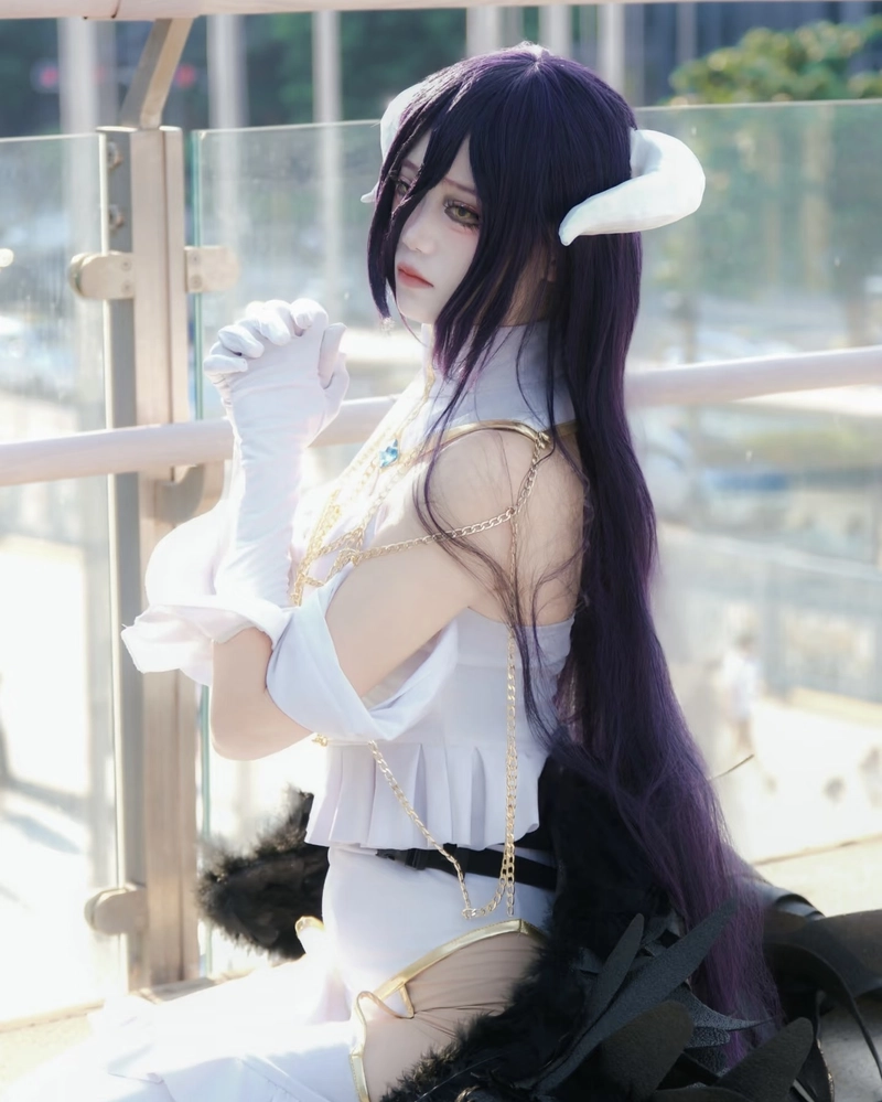 Cosplay albedo với phong cách hiện đại ấn tượng