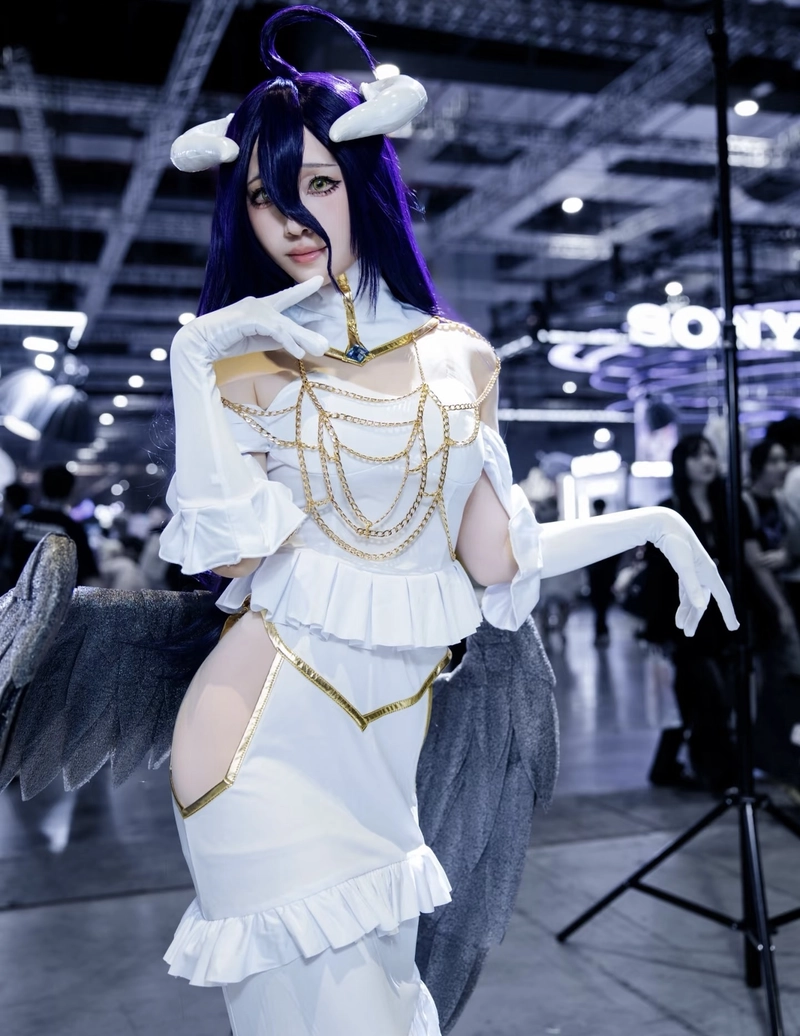 Cosplay albedo với vẻ đẹp nhẹ nhàng thanh thoát