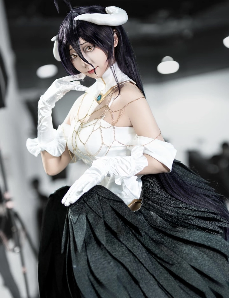 Cosplay albedo với vẻ đẹp thanh thoát quyến rũ