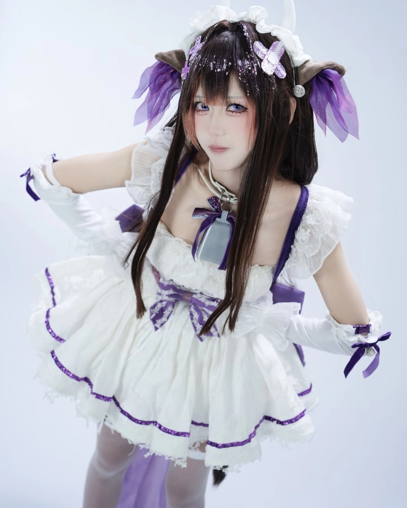 Cosplay bò sữa nữ thần thái dễ thương gây ấn tượng mạnh