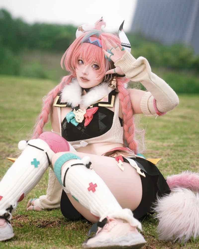Cosplay bò sữa xinh đẹp phong cách cute dễ thương nổi bật