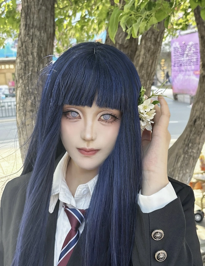Cosplay hinata tạo dáng đơn giản dễ nhìn